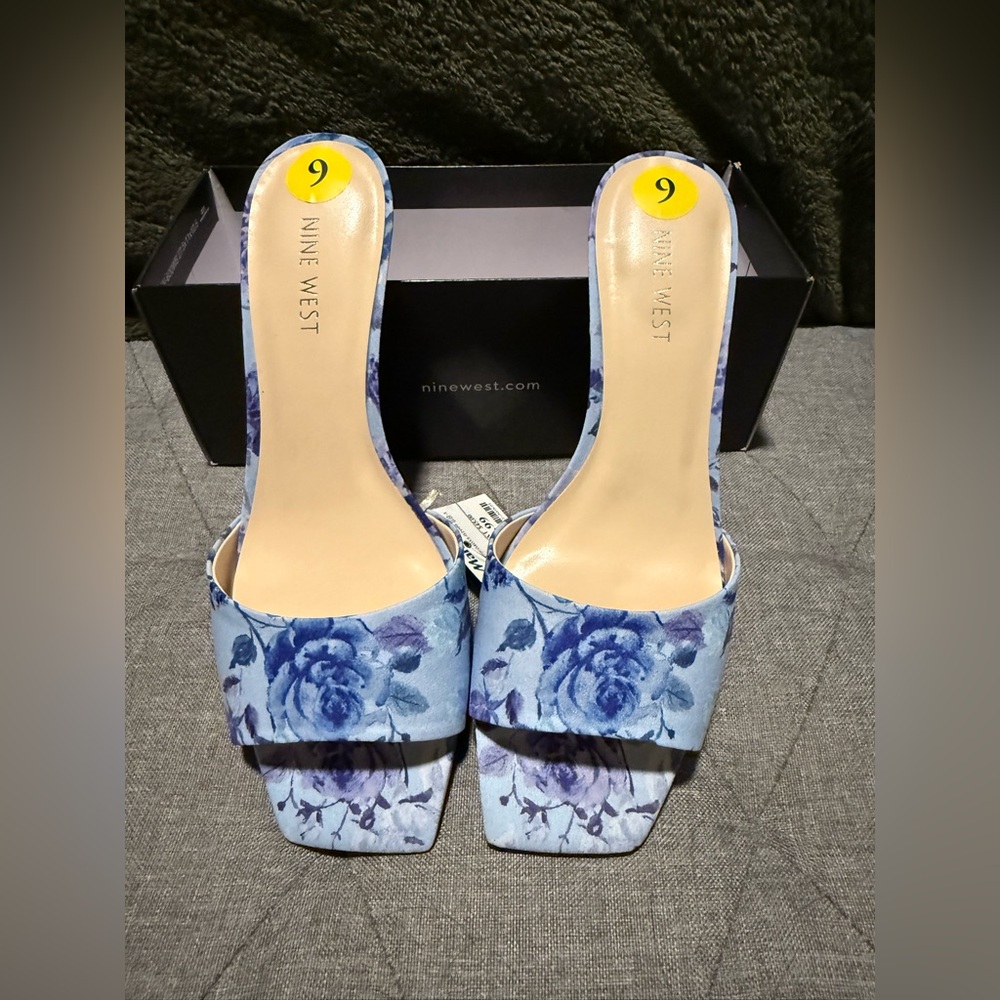 NIB Nine West Blue Floral Heels Brand New Never Worn